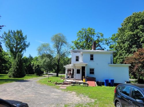 8 Collins Ln, Wapping, CT 06074-2019