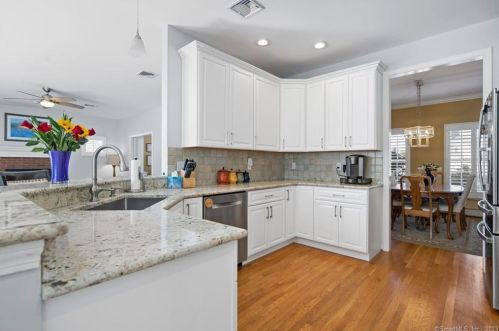 8 Winter Village Rd, Granby CT  06035-1130 exterior