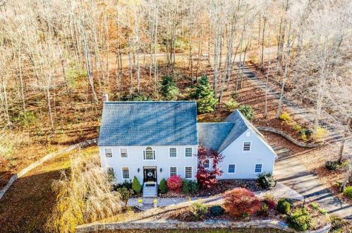 28 Fox Ln, Durham, CT 06422-3221