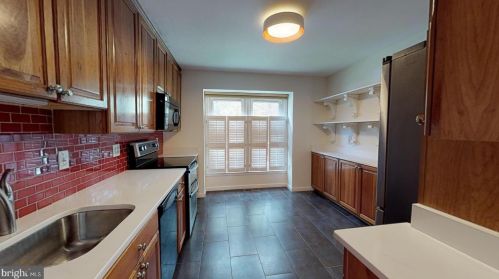 7307 Golden Iris Ct, Springfield VA  22153-1117 exterior