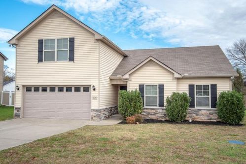 1120 Halverson Dr, Murfreesboro, TN 37128-6391
