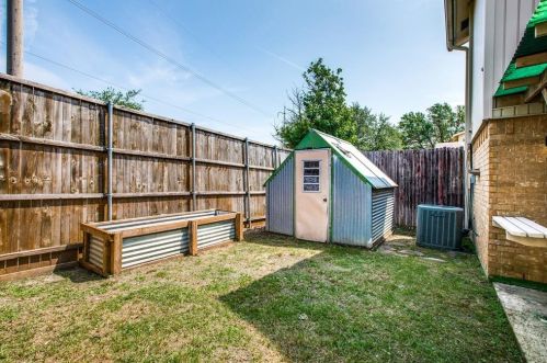 409 San Mateo Dr, Garland TX  exterior