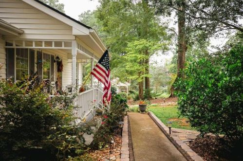 345 Scott St, Commerce, GA 30529-2835