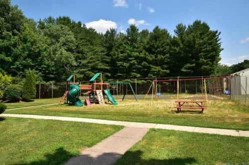 949 Pleasant Valley Rd, Wapping CT  06074-4240 exterior