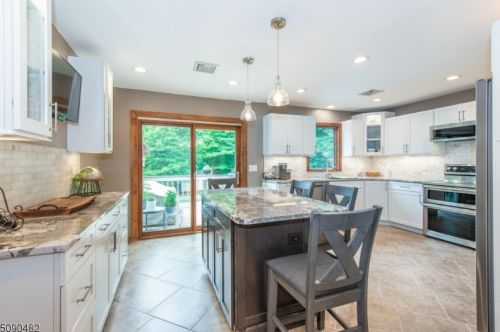 127 Lozier Rd, Mount Olive, NJ 07828-1203
