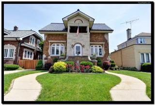 7104 Riverside Dr, Forest View, IL 60402-2126