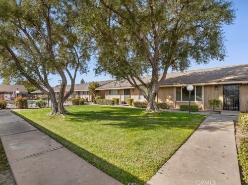 3761 Fruit Ave, Fresno, CA 93705-2903