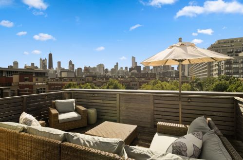 1053 Kingsbury St, Chicago, IL 60610-3772