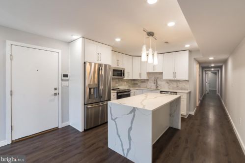 751 20th St, Philadelphia, PA 19130-2003