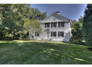 24 Courthouse Rd, Amherst, NH 03031-2946