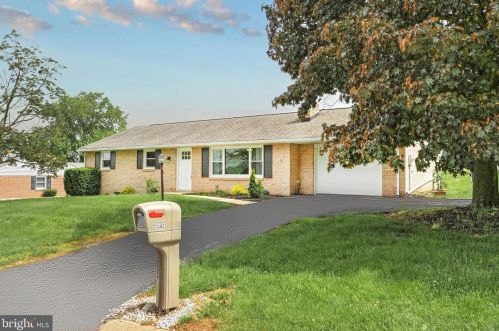 2513 Kresta Dr, York, PA 17403-9552