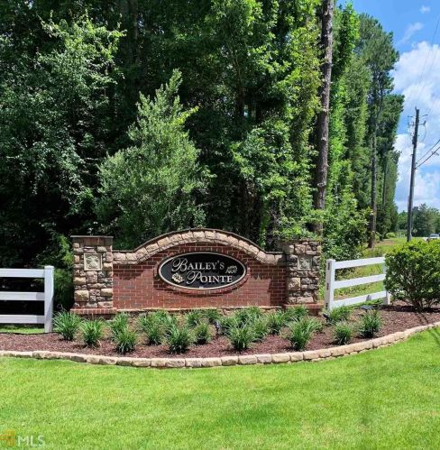 104 Jasmine Ln, Lagrange, GA 30241-8358