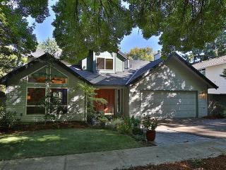 6450 154th Pl, Beaverton, OR 97007-6823