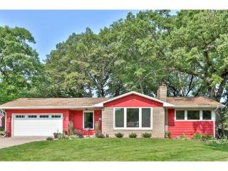 1205 Pineview Ln, Minneapolis, MN 55441-4657