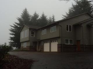 22180 Mountain Home Rd, Sherwood OR  97140-8637 exterior