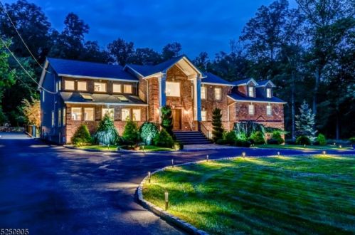 87 Mount Horeb Rd, Warren, NJ 07059-5552