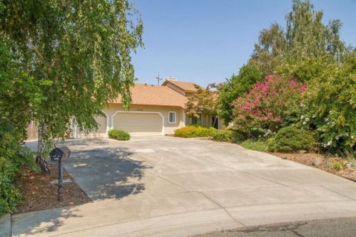 2026 Jay Dr, Gridley, CA 95948-2716