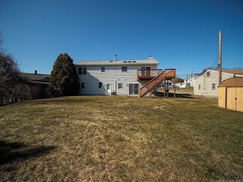 21 Coe Ln, Derby, CT 06418-2346
