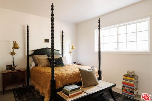 1330 Columbia Dr, Glendale CA  91205-3504 exterior