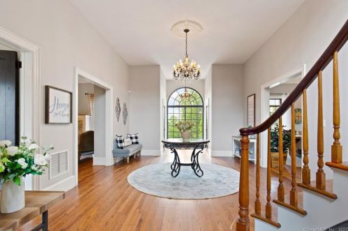 1428 Monroe Tpke, Upper Stepney CT  06468-1443 exterior