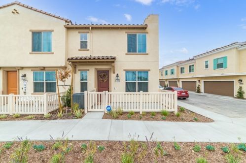 400 Glenwood Ave, Rialto, CA 92376-4753
