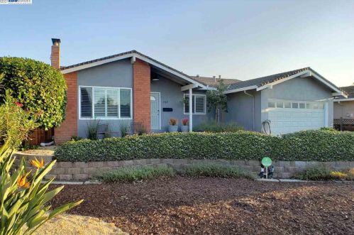 757 Terrazzo Dr, San Jose, CA 95123-3854
