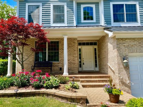16 Clyde Ave, Palatine, IL 60067-5951