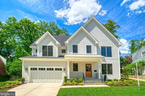 6112 31st St, Arlington, VA 22207-1142