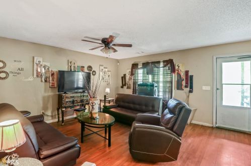 12 Reynolds St, Newnan, GA 30263-2534