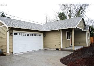 333 106th Ave, Portland OR  97216-2727 exterior