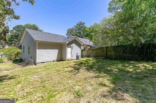 1864 Center Ave, Atlanta GA  30344-4656 exterior