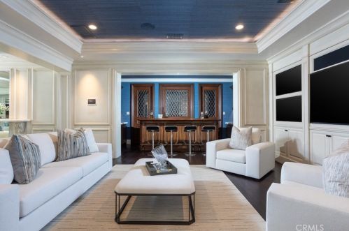 76 Golden Eagle, Irvine CA  92603-0309 exterior