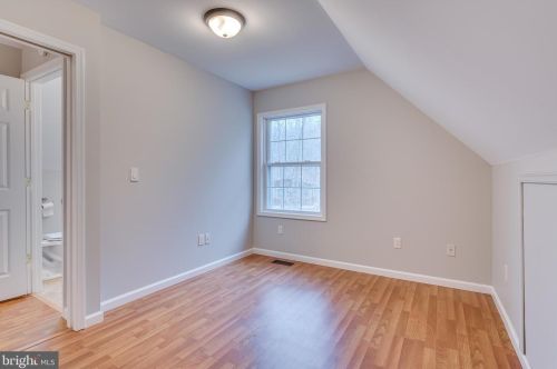 165 Gingerbread Ln, Harpers Ferry WV 25425-5591 exterior