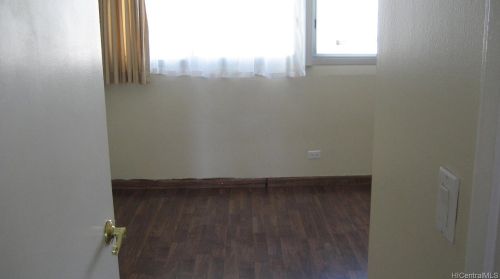 500 University Ave, Honolulu HI  96826-4904 exterior