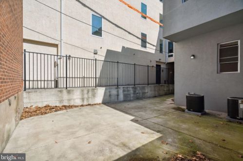 624 42 St, Philadelphia PA 19104-1468 exterior