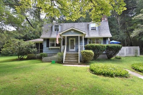 59 Cricket Trl, Sandy Hook, CT 06482-1139