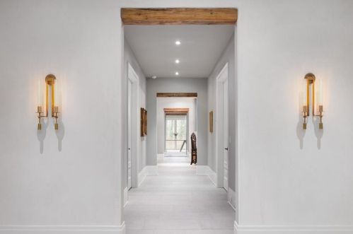3994 Emma Ln, Atlanta GA  30342-3835 exterior