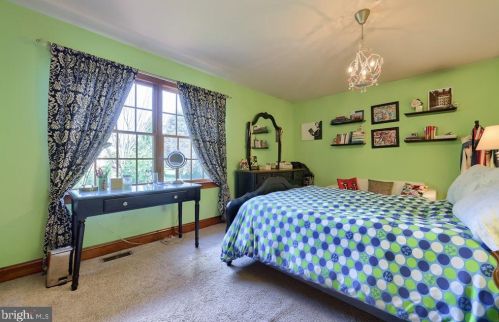 1991 Pickering Trl, Lancaster PA 17601-4972 exterior