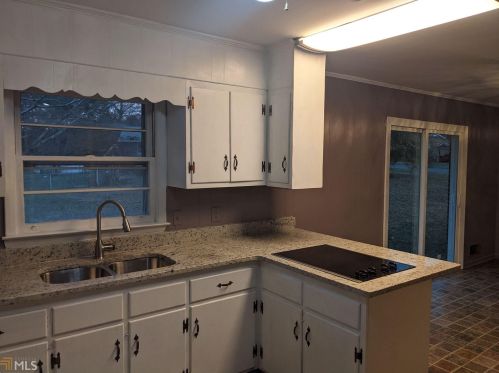 801 Greenhill Dr, Conyers GA  30012-4818 exterior