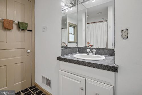 722 Wallace St, York PA 17403-1337 exterior