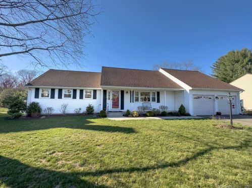 63 Wentworth Dr, Wapping, CT 06074-1253