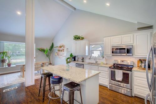 3249 Chapel Downs Dr, Dallas TX  75229-5836 exterior