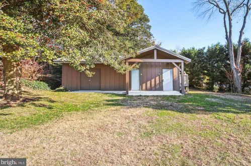 16 Severn Riv Rd, Severna Park MD 21146-4659 exterior