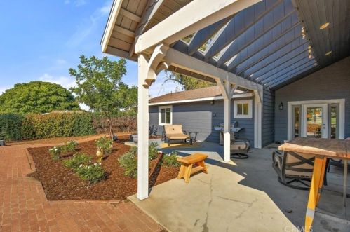 1236 Bradley St, Riverside CA 92506-5408 exterior