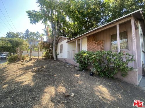 1506 Windsor Rd, Glendale CA  91205-2724 exterior