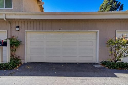 25 Snowberry, Irvine CA  92604-2809 exterior