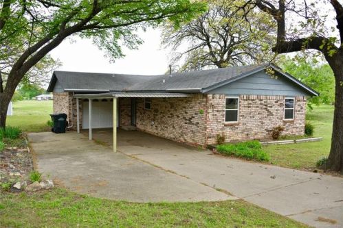 306 Tall Oak Dr, Henryetta, OK 74437-1850
