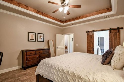 2019 Grn Wing, Granbury TX 76049-5560 exterior