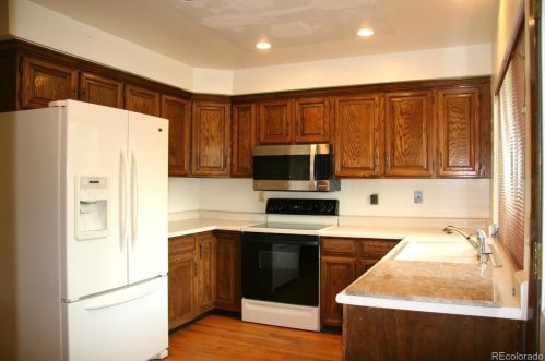 8047 Phillips Cir, Englewood CO 80112-3254 exterior