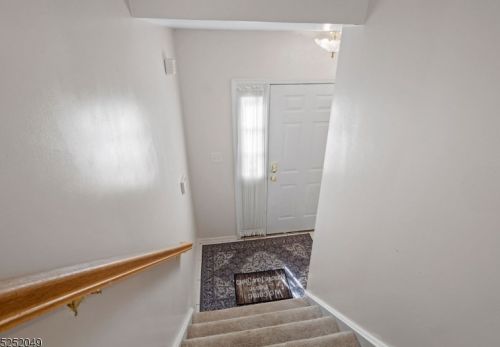 23 Grant Way, Princeton NJ  08540-1667 exterior